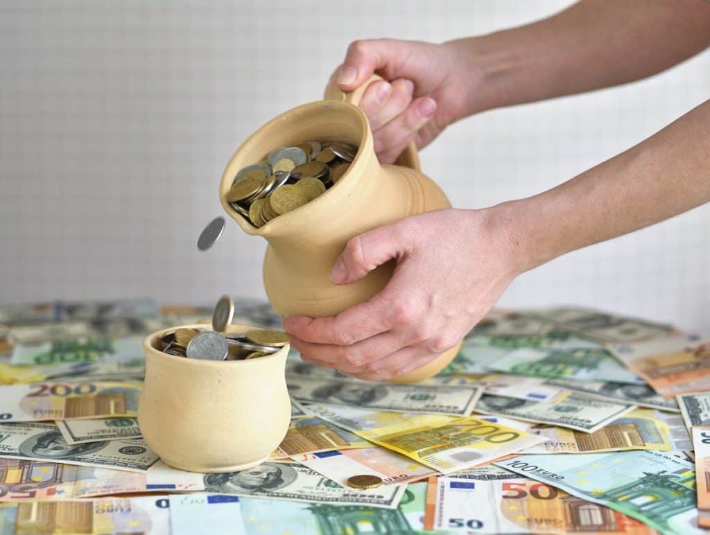 Kako da izbegnete ulazak u dužničku spiralu Kako da izbegnete ulazak u dužničku spiralu