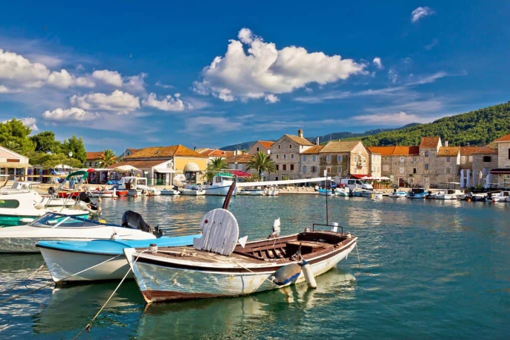 Hvar – sunčani dragulj Jadrana Hvar – sunčani dragulj Jadrana